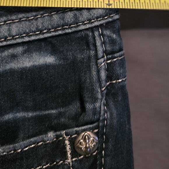 Stylish Blue Denim Jeans - Picture 4 of 13